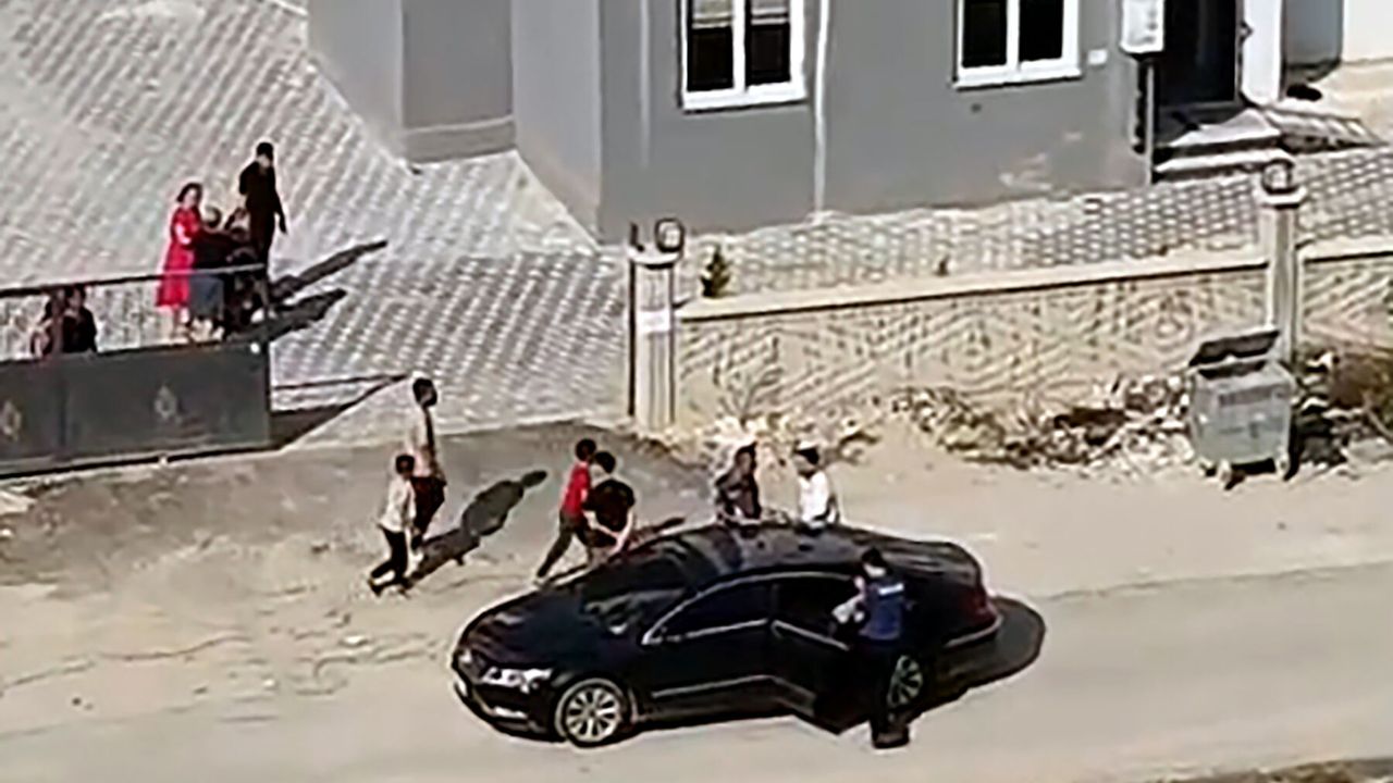 Bahçede tartıştığı